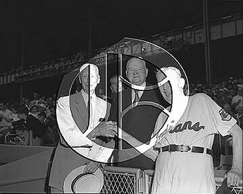 Connie Mack, Herbert Hoover and Cy Young55N0169